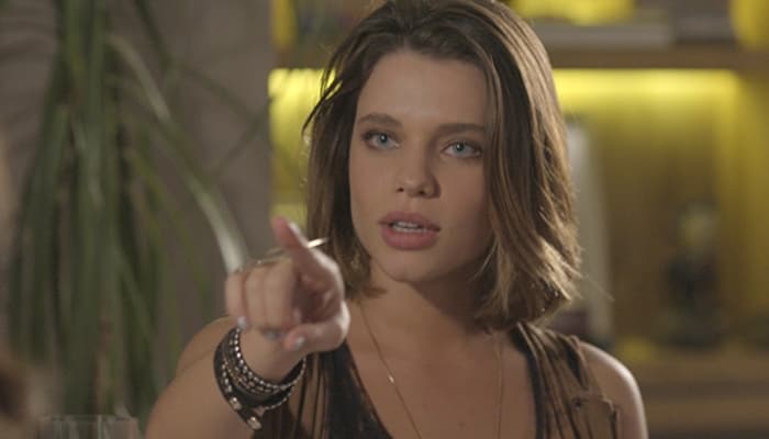 Bruna Linzmeyer fala sobre homossexualidade e diz ser inspiração para outras meninas