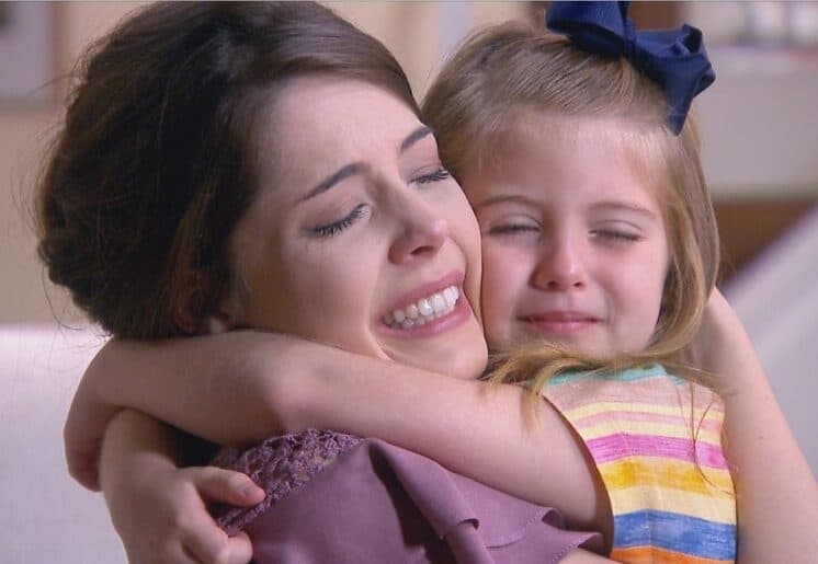 Bia Arantes revela detalhes sobre relação com Lorena Queiroz de "Carinha de Anjo"