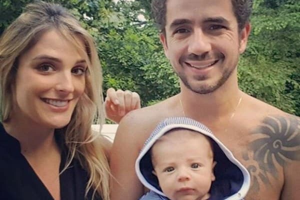 Veja a fofa tatuagem que Felipe Andreoli fez para homenagear o seu filho