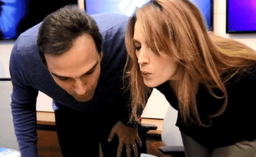 Apresentadores e equipe do "Fantástico" celebram os 44 anos do programa