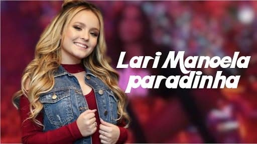 Larissa Manoela imita Anitta e dança ao som de "Paradinha" em supermercado