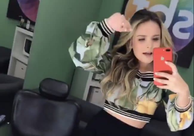 Larissa Manoela: "Doida pra beijar na boca"