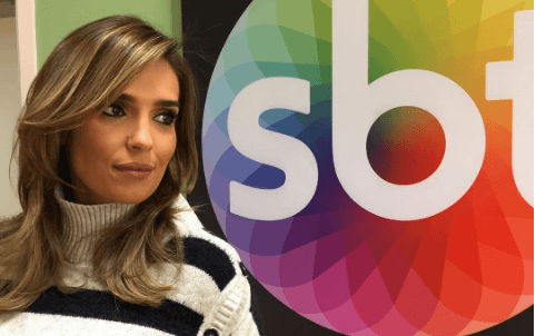 Karyn Bravo aparece com o marido e o filho em evento