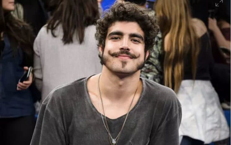 Caio Castro revela que toparia fazer clipe "quente" com famosa cantora