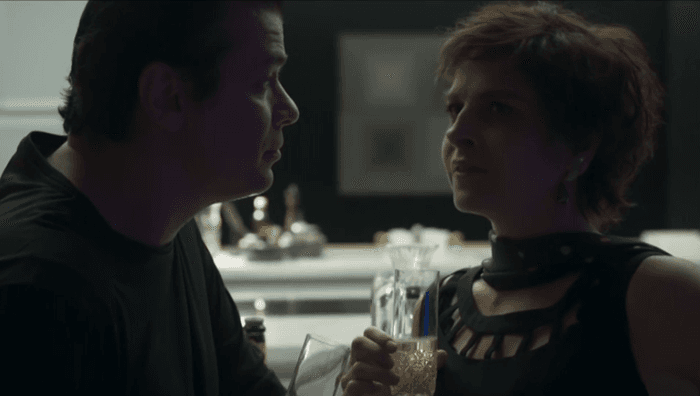 Globo atrasa programação e série "A Fórmula" registra pior audiência desde a estreia