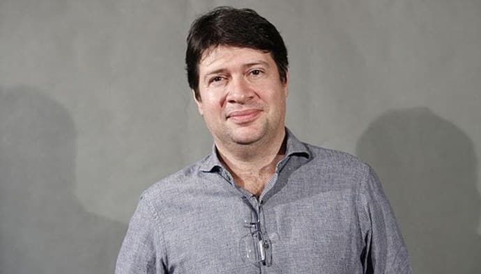 Autor contará com quatro colaboradores para "Deus Salve o Rei"