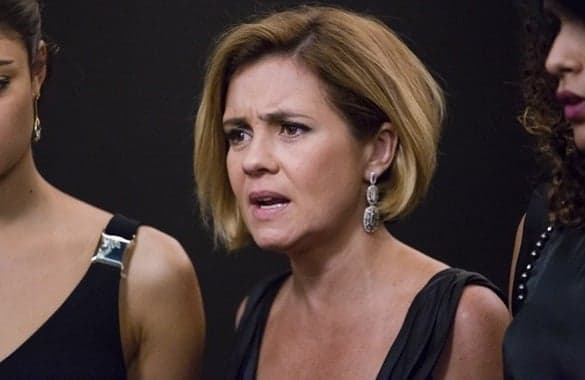 Adriana Esteves sai da geladeira da Globo e volta para o horário nobre em dose dupla