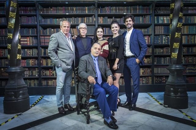 http://tvfoco.uai.com.br/wp-content/uploads/2015/05/Daniela-Mercury.jpg