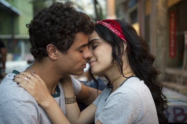 "Malhação": Keyla flagra Tato e K2 aos beijos e fica arrasada