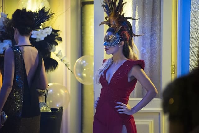 "Pega Pega": Baile de máscaras do Carioca Palace tem surpresas e revelações