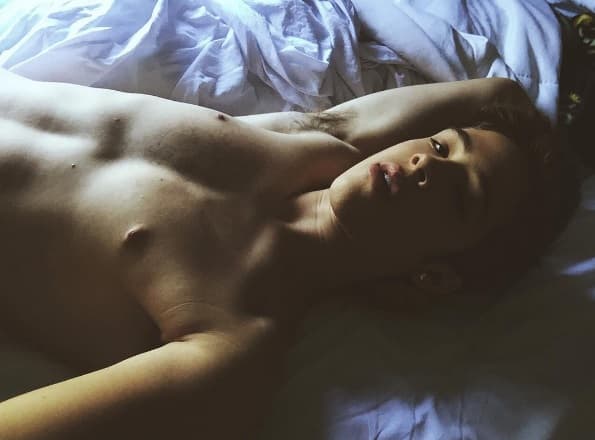 João Guilherme, ex de Larissa Manoela, revela se ficaria com uma fã