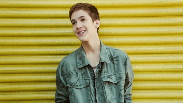 João Guilherme, solteiro, confessa: "Tomo altos foras"