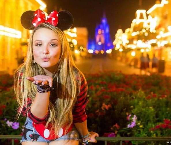 Após receber título de embaixadora, Larissa Manoela lista qualidades