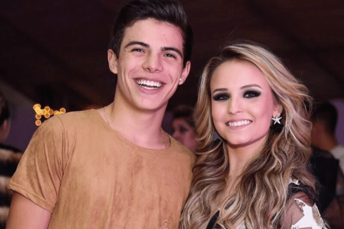 Larissa Manoela confirma término de namoro e dispara: "não estava feliz"