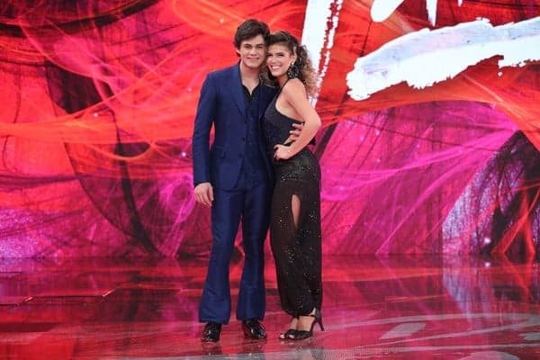 Lucas Veloso é destaque em estreia do time masculino da "Dança dos Famosos"