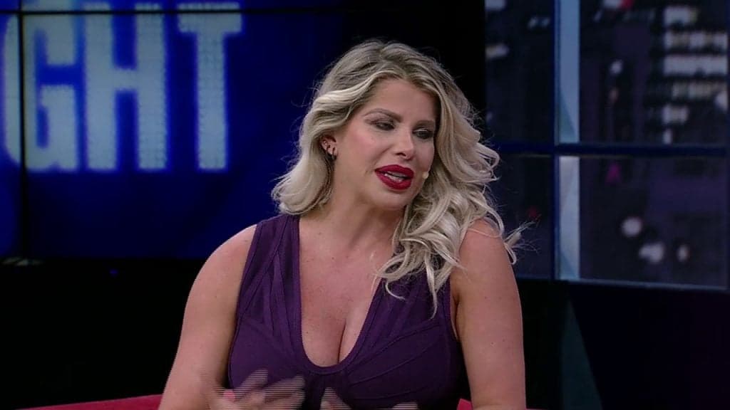 Aos 40 anos, Karina Bacchi desabafa sobre afastamento da TV: "Não preciso provar nada a ninguém"