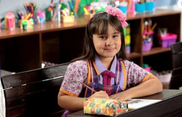 Atriz infantil do SBT faz cover de música internacional e é elogiada