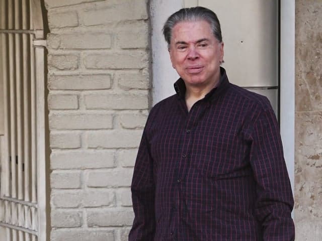 Silvio Santos é clicado em cruzeiro com a família