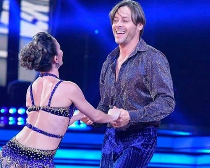 Após sofrer lesão, Theo Becker deixa definitivamente o "Dancing Brasil"