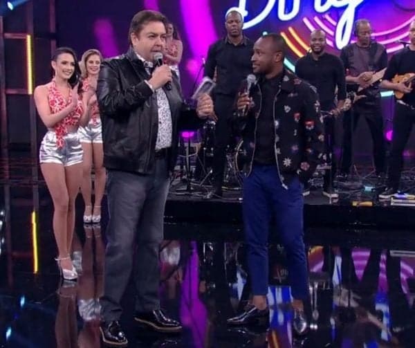 Thiaguinho aparece no "Domingão" com look avaliado em R$ 100 mil