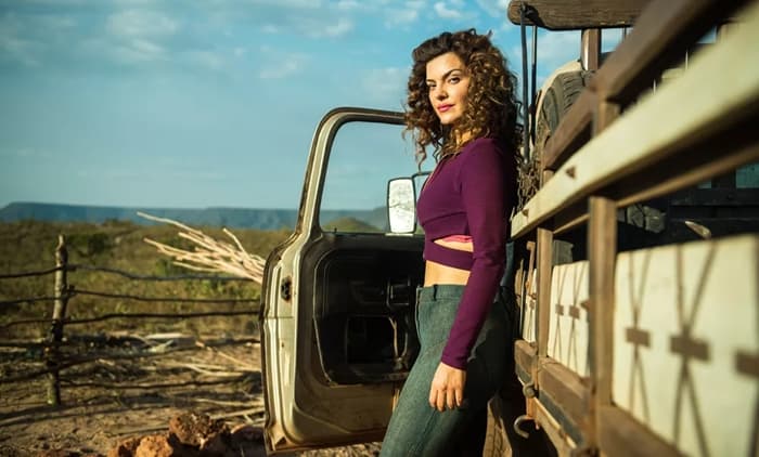 Mayana Neiva volta às novelas como prostituta em "O Outro Lado do Paraíso"