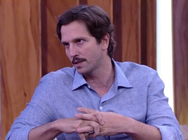 Vladimir Brichta explica o motivo de não ter redes sociais e faz crítica