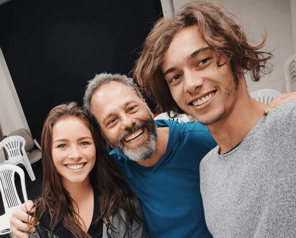 Ex-"Malhação" aparece com colegas de "Apocalipse" e fala sobre a novela