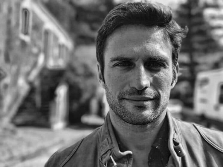 José Fidalgo será par romântico de Bruna Marquezine em próxima novela das sete e já mostrou tudo
