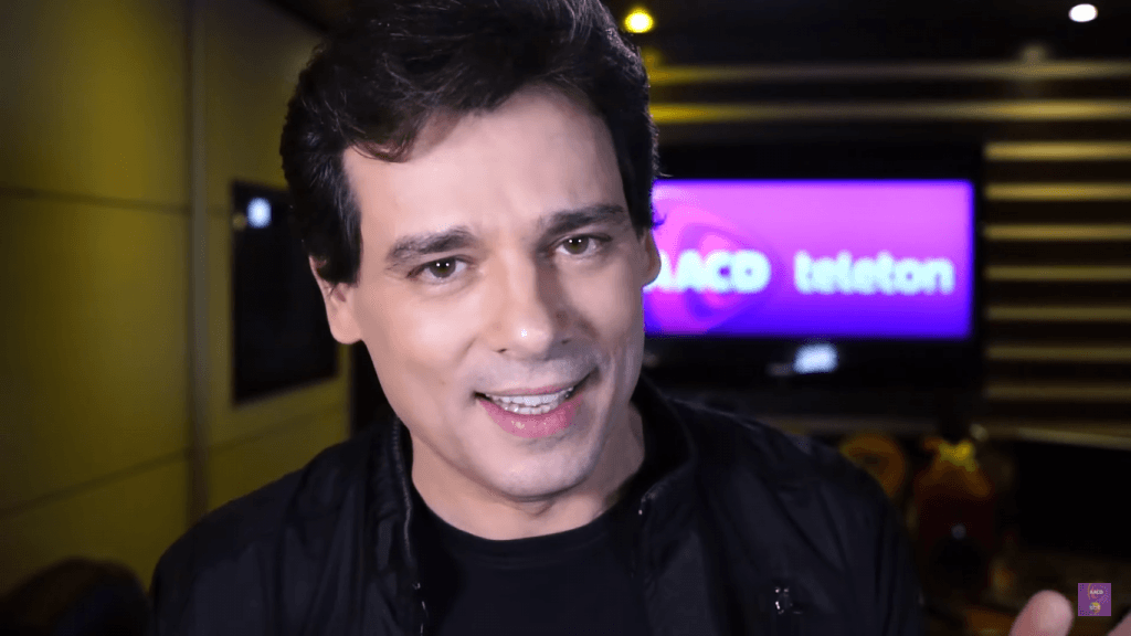 Celso Portiolli descobre a música oficial do Teleton 2017