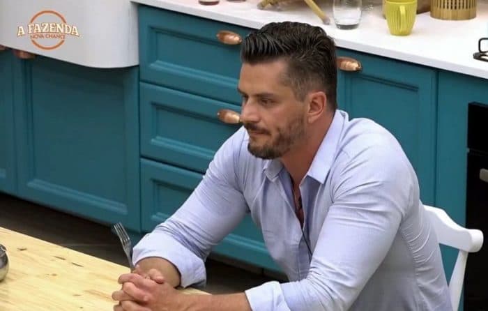 Expulso no "BBB" por agressão, Marcos dispara: "ai como eu sou bandido"