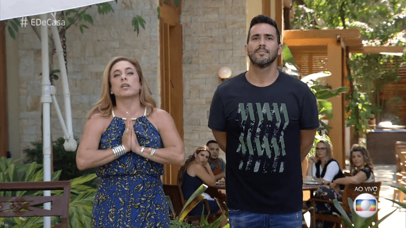 Os apresentadores Cissa Guimarães e André Marques no "É De Casa" (Foto: Reprodução/Globo)
