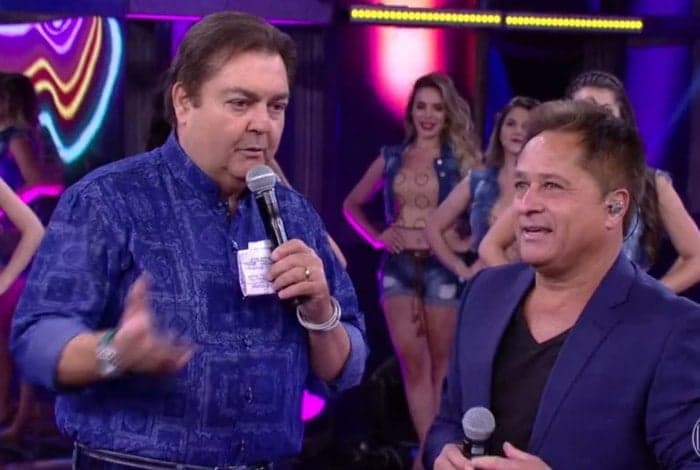 Leonardo faz declaração romântica para a esposa na internet
