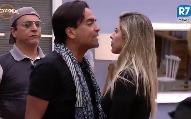 Fábio Arruda se alia com Minerato e arma votos para Nahim na "Fazenda"