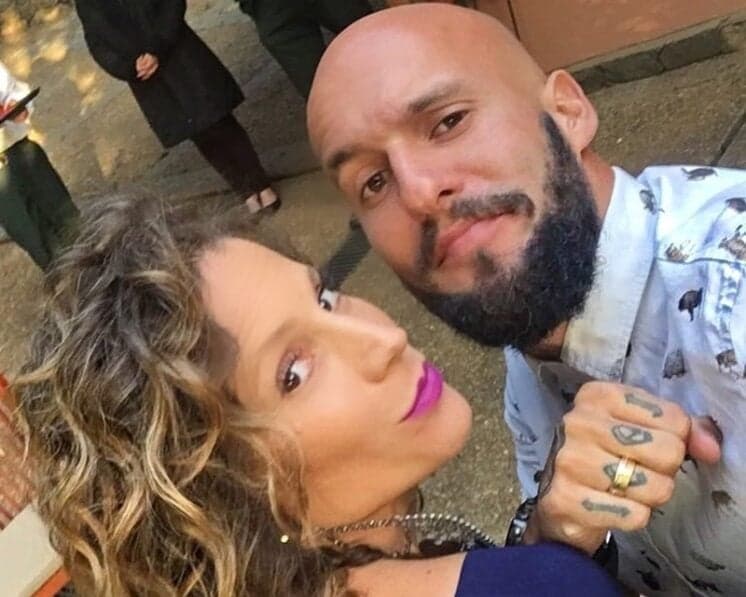 Maíra Charken e marido ficam chateados e abandonam hotel na noite de núpcias