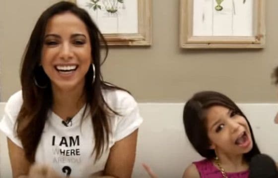 Após ser detonada por Melody, Anitta faz ironia: "Meu mundo caiu”