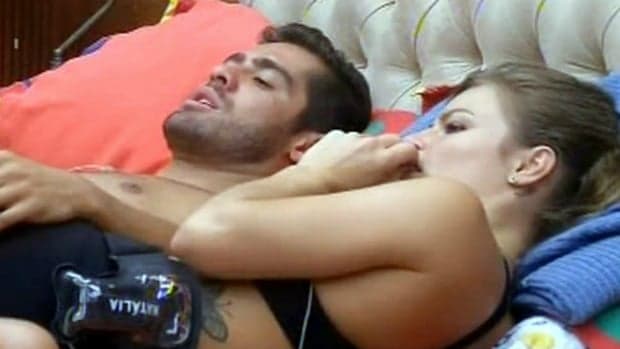 Participante de "A Fazenda", Yuri tem medo de herpes desde o "BBB"