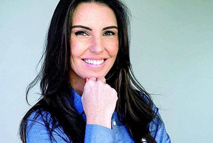 Famosa apresentadora da Globo entrega tudo e recusa trabalho na emissora: "andava curvada, só chorava"