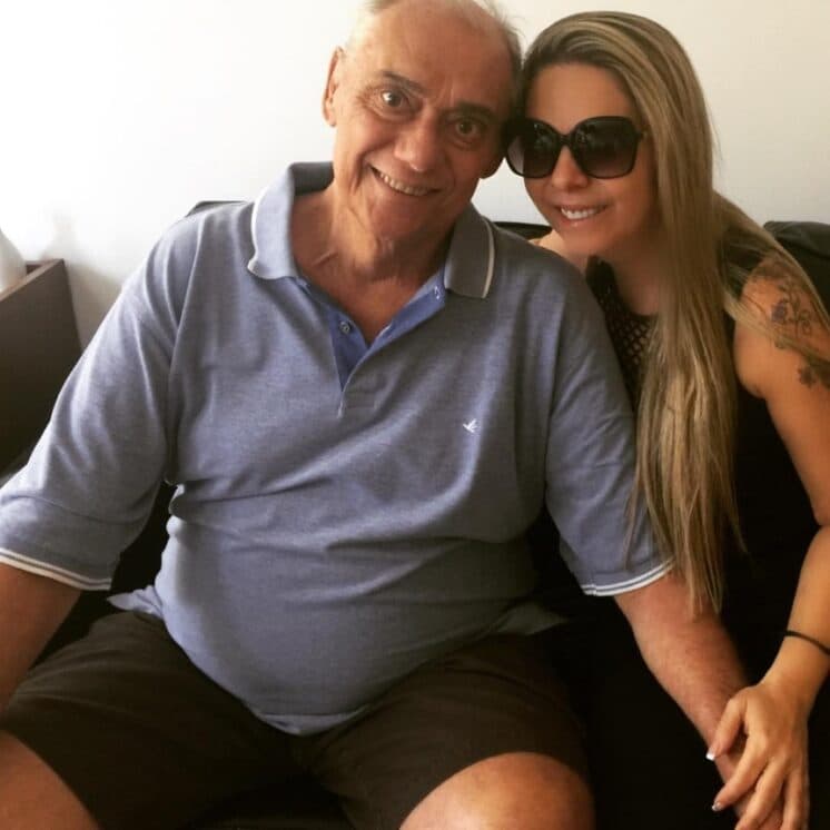 Em estado grave, namorada de Marcelo Rezende pede ajuda a Deus