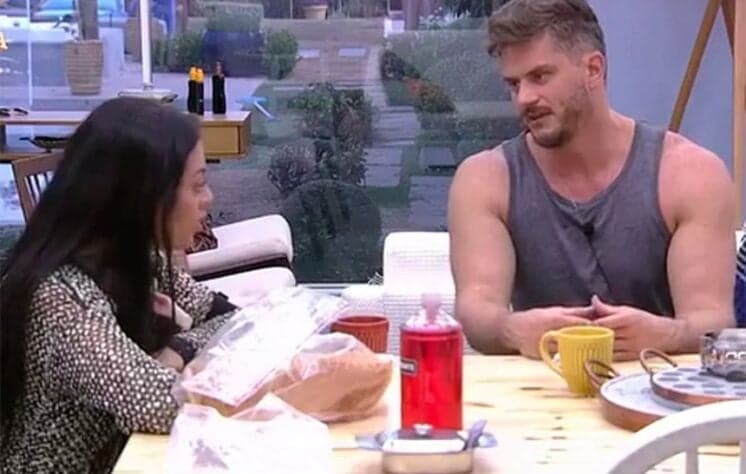 "A Fazenda 9": Em conversa com Marcos, Monique Amin revela ter sido ameaçada por ex-BBB Emilly