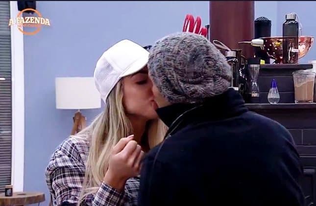 Yuri detona estilo de vida de Monick e diz que quer se separar da peoa