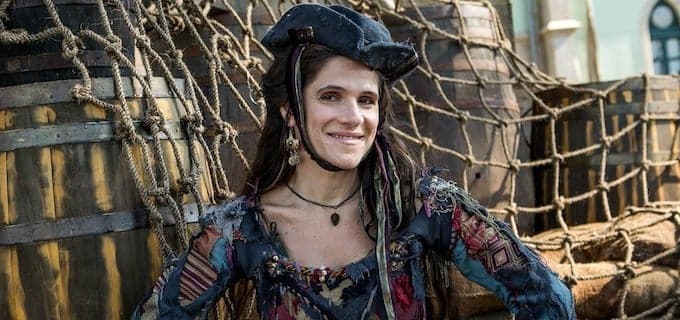“Novo Mundo”: Elvira vira grande estrela após decepção com ídola: ‘Eles me amam, Joaquim!’