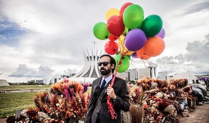 Canal engana seguranças e grava série no Congresso sem autorização
