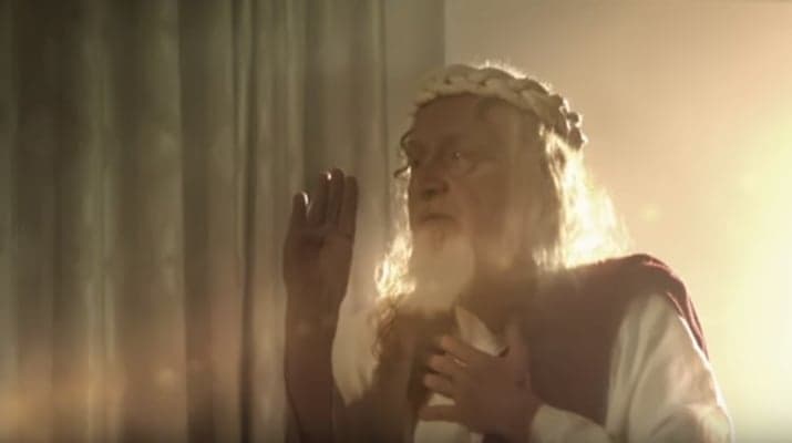 Canal faz campanha inusitada com Inri Cristo para promover série de terror; veja