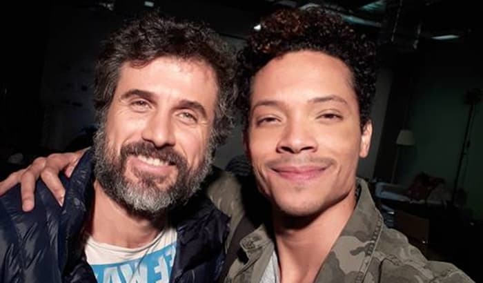 Ator de "Pega Pega" auxilia na preparação de Eriberto Leão para papel de gay enrustido