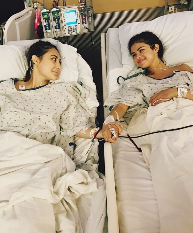 Selena Gomez revela que passou por cirurgia de transplante de rim