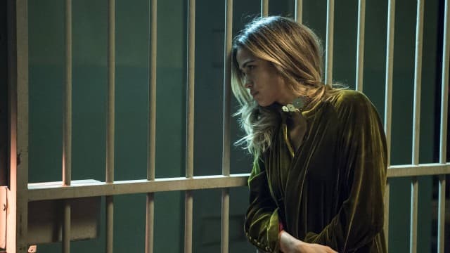 "Pega Pega": Sandra Helena é presa e recebe visita surpreendente