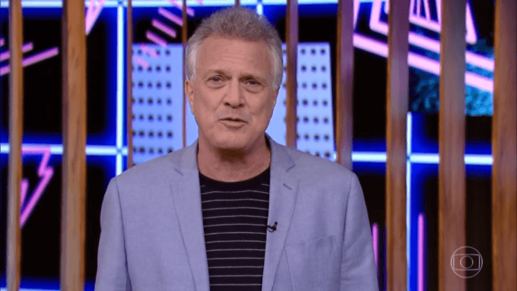 Globo dá férias para Pedro Bial e o substitui por séries