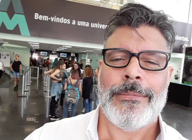 Por boa causa, Alexandre Frota paga novo mico no Twitter