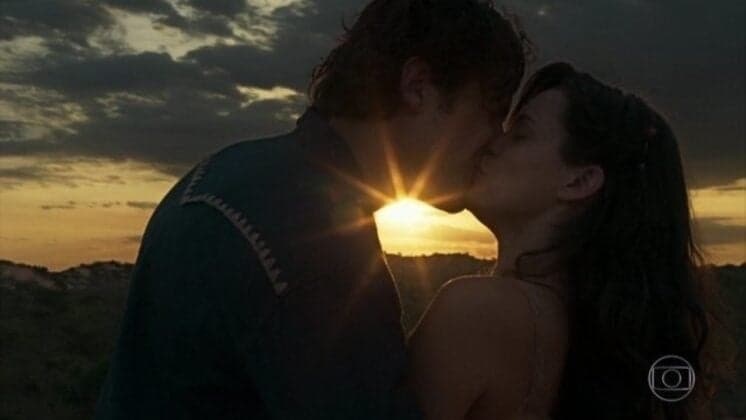 Protagonistas de "O Outro Lado do Paraíso", Sergio Guizé engata romance com Bianca Bin