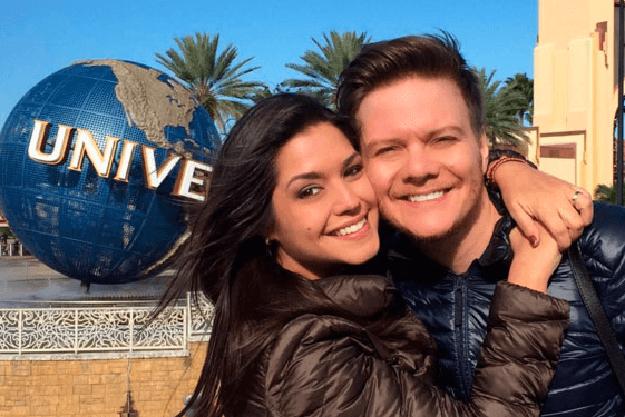 Após três anos de casados, Michel Teló se declara para Thais Fersoza